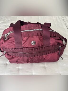 lululemon athletica Burgundy gym Bag -  Travel & Gym